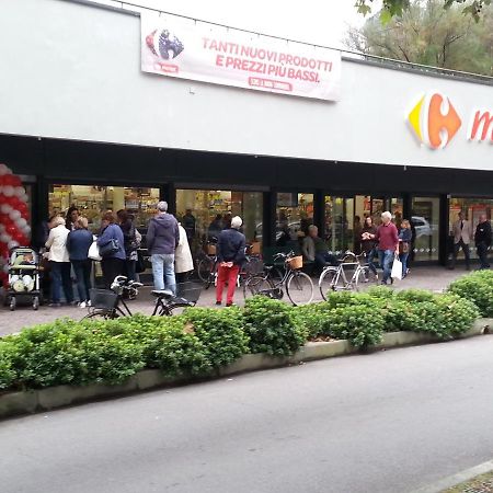 Appartamento Deluxe Con Parcheggio Gratuito เซกราเต ภายนอก รูปภาพ