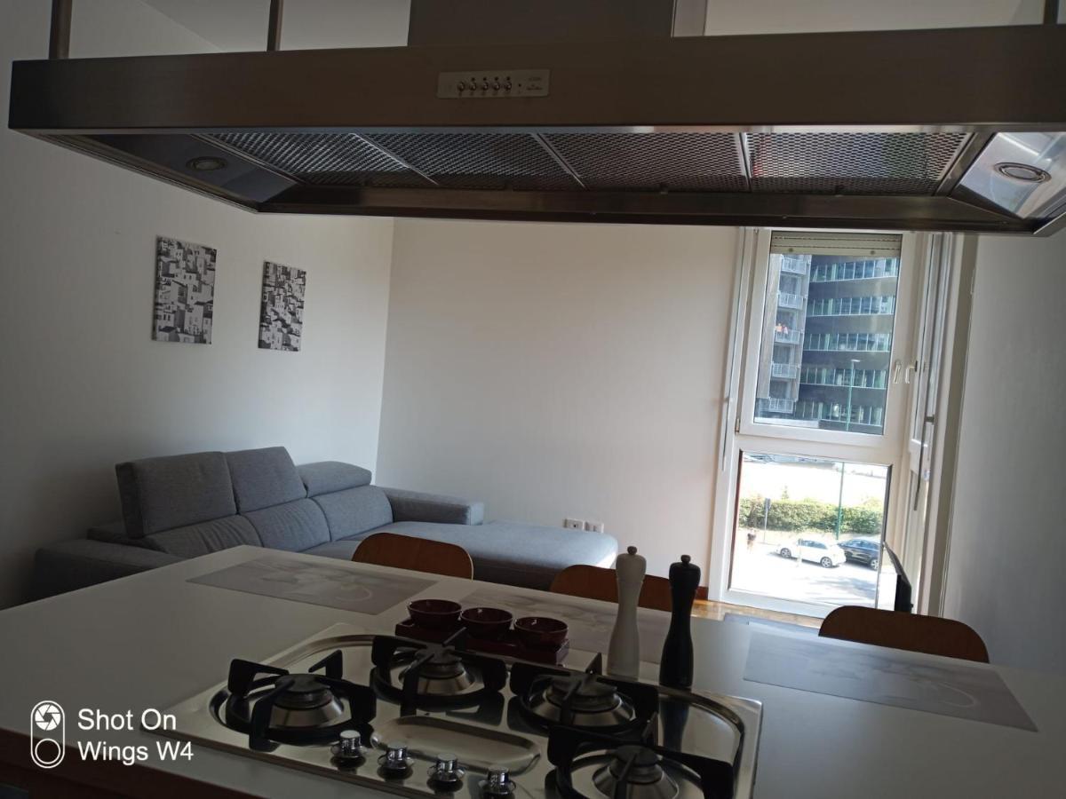 Appartamento Deluxe Con Parcheggio Gratuito เซกราเต ภายนอก รูปภาพ