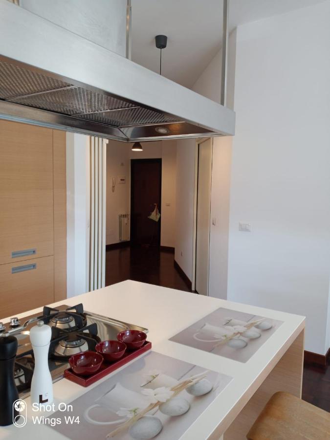 Appartamento Deluxe Con Parcheggio Gratuito เซกราเต ภายนอก รูปภาพ