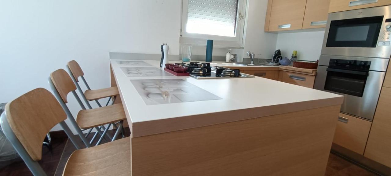 Appartamento Deluxe Con Parcheggio Gratuito เซกราเต ภายนอก รูปภาพ