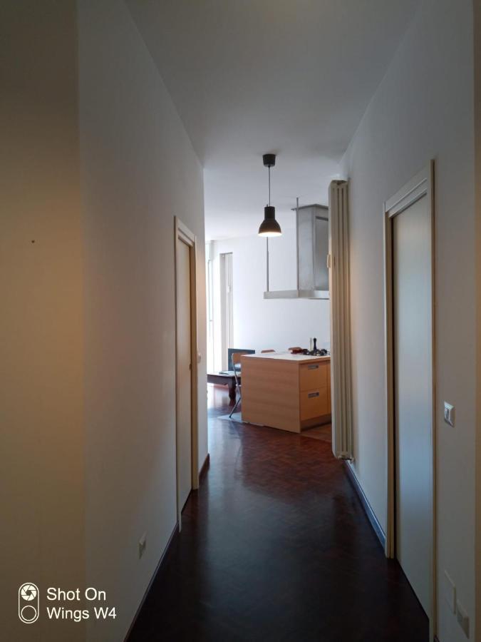 Appartamento Deluxe Con Parcheggio Gratuito เซกราเต ภายนอก รูปภาพ
